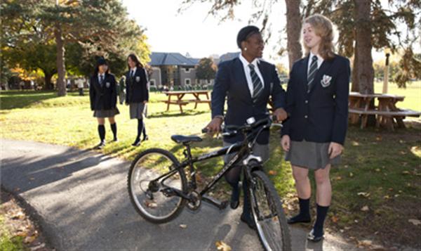 Ashbury College